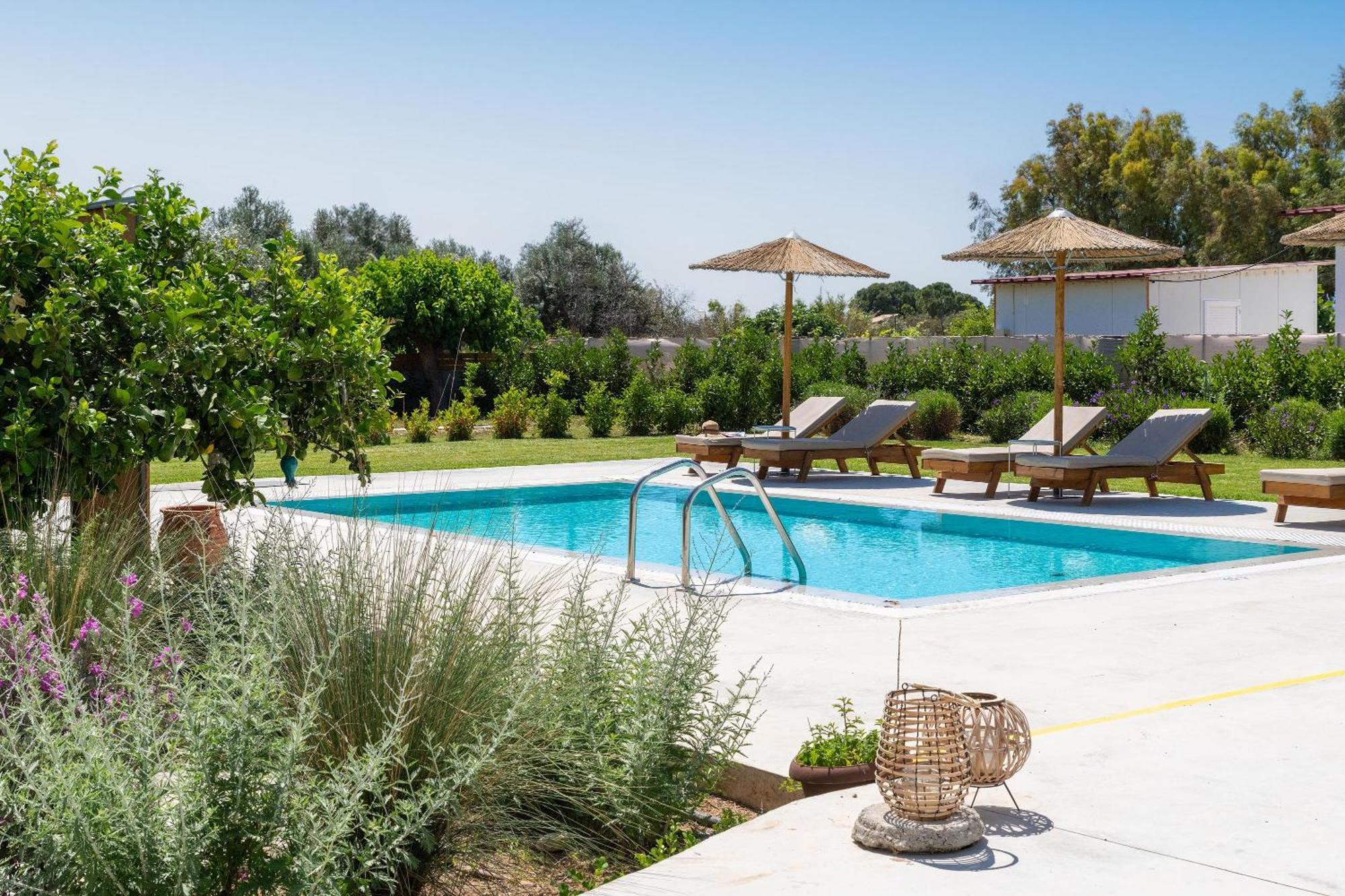 Ethria Pool Villa With Heated Jacuzzi Afantou Bagian luar foto