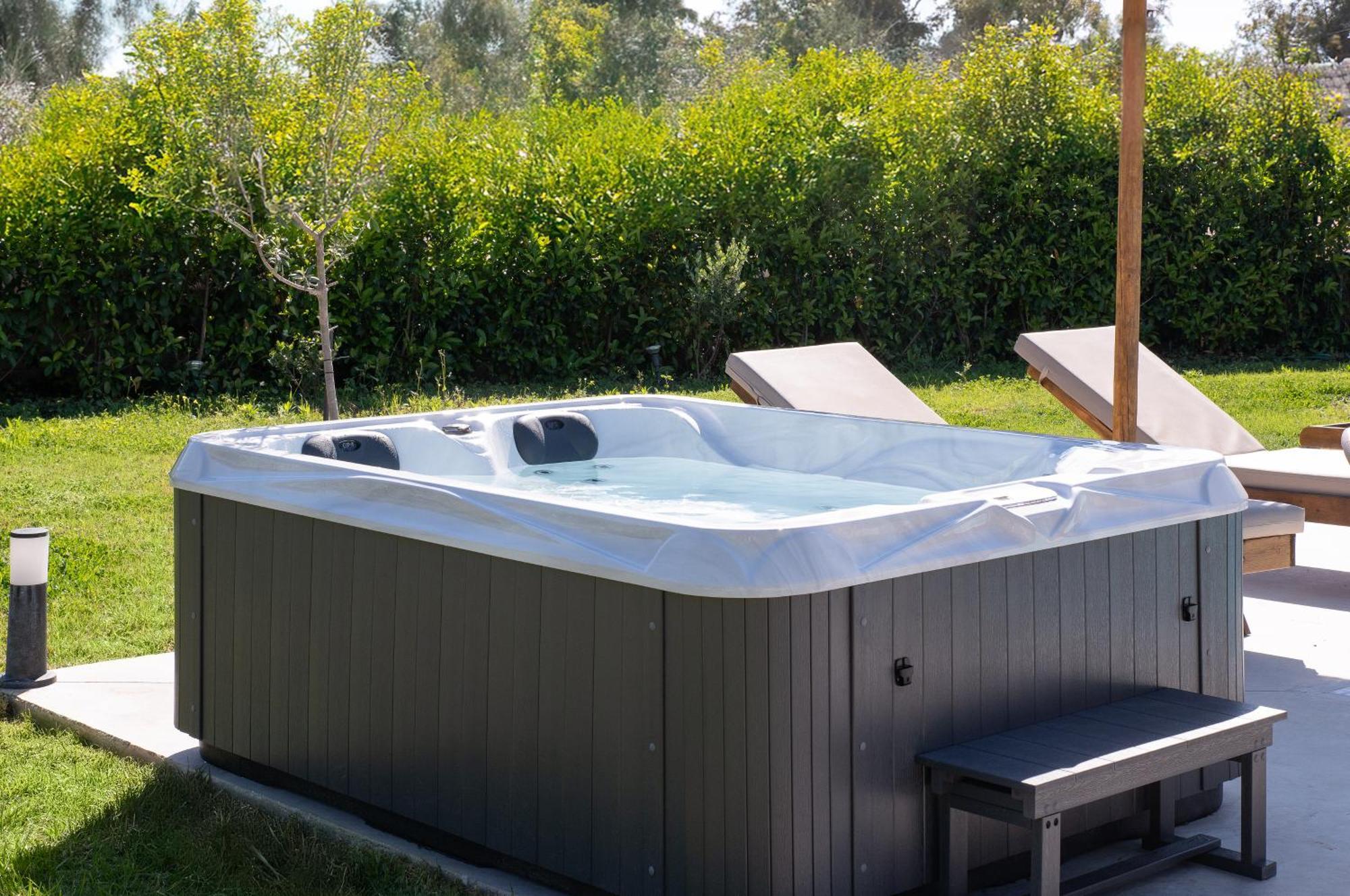 Ethria Pool Villa With Heated Jacuzzi Afantou Bagian luar foto